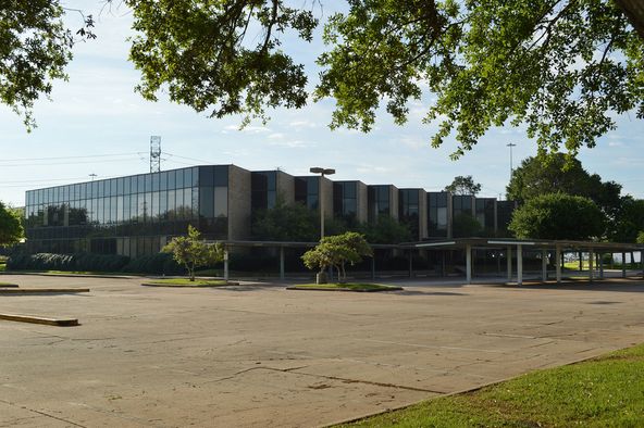 Corporate Park Churchill: 10707 Corporate Dr, Stafford, TX 77477